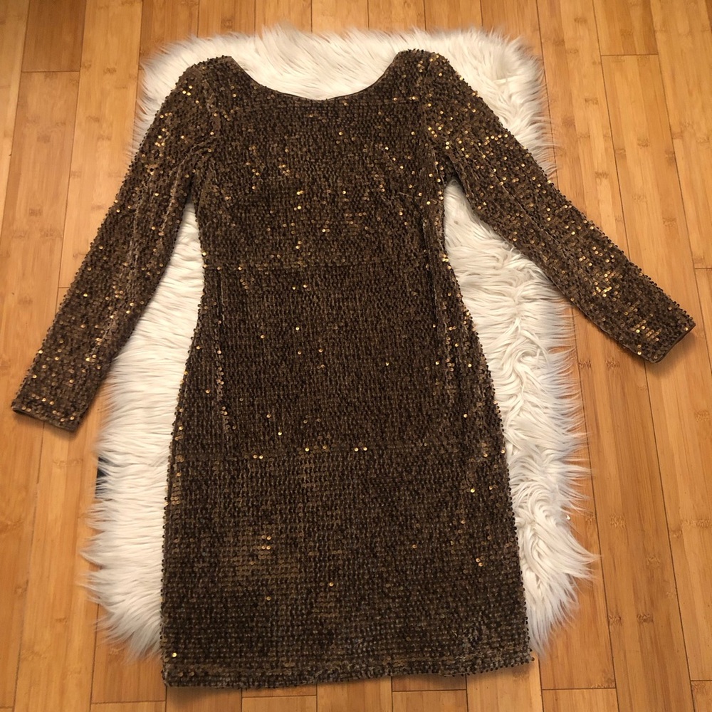 Leslei Fei Sequins Velvet Metallic Gold Boat Neck Long Sleeves Cocktail Dress 10